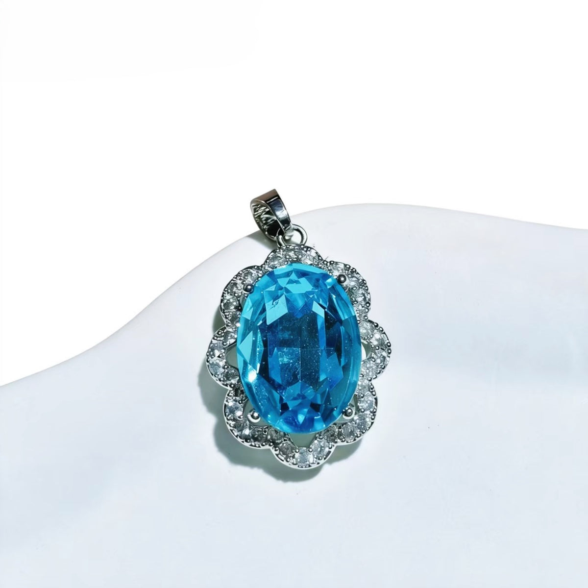 High-end Luxury Oval Seiko Inlay Blue Zircon Pendants Silver Accessories For Women Jewelry Gifts