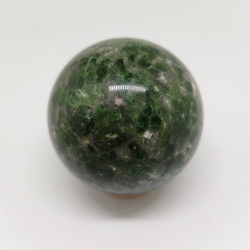 271.7g natural diopside sphere ornaments healing