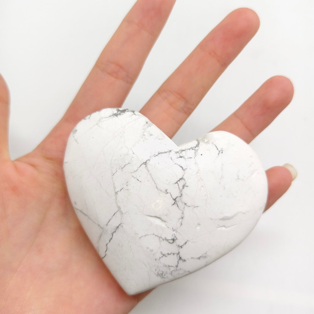 howlite heart carving ornaments healing 138g