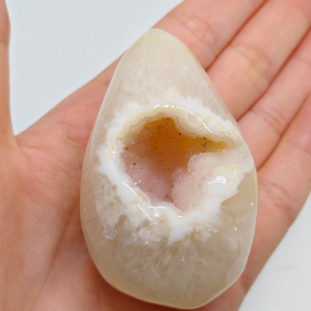 agate geode carving ornaments healing 87.3g